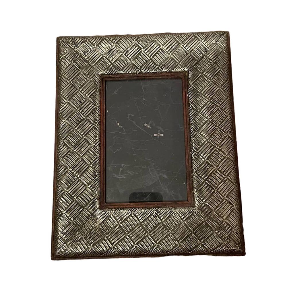 VINTAGE Metal & Wood Picture Fram 4x6